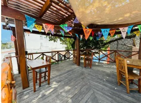 Ahava Hostal Cancun Guest house